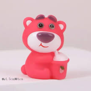 Tượng gấu dâu (Lotso) Uống trà sữa (nhựa cứng).
