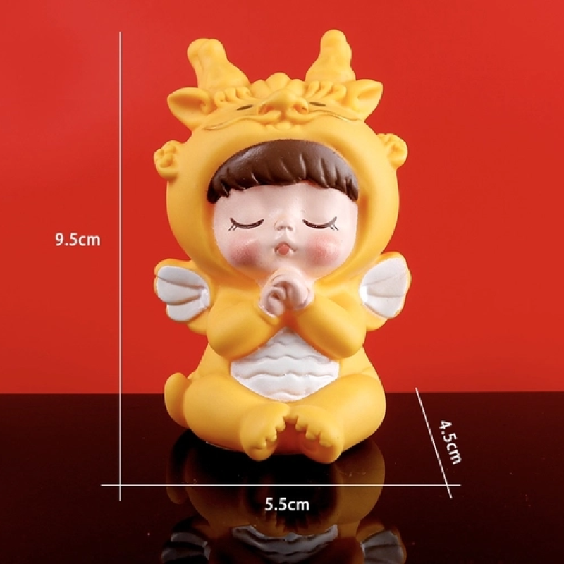 Tượng nhựa em bé rồng vàng-tay chống cằm.