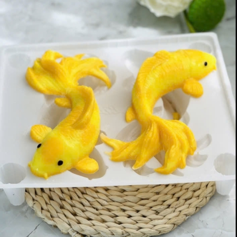 Khuôn nhựa -2 cá chép size to (Dài 23.7cm Rộng 12.5cm sâu 5.4cm)