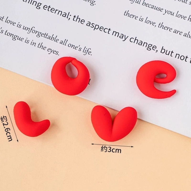 Chữ silicon-LOVE đỏ (size 2.7cm)